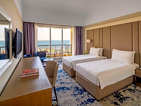 Interconnecting Premium Family Suite with Garden View