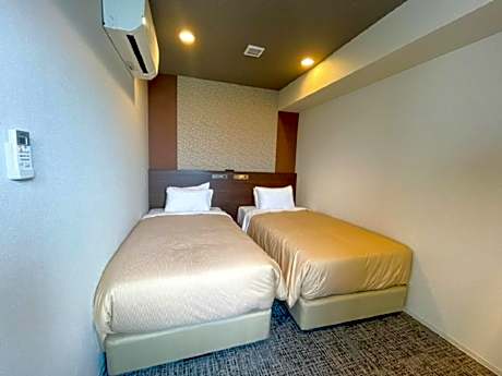 Twin Room - Non-Smoking