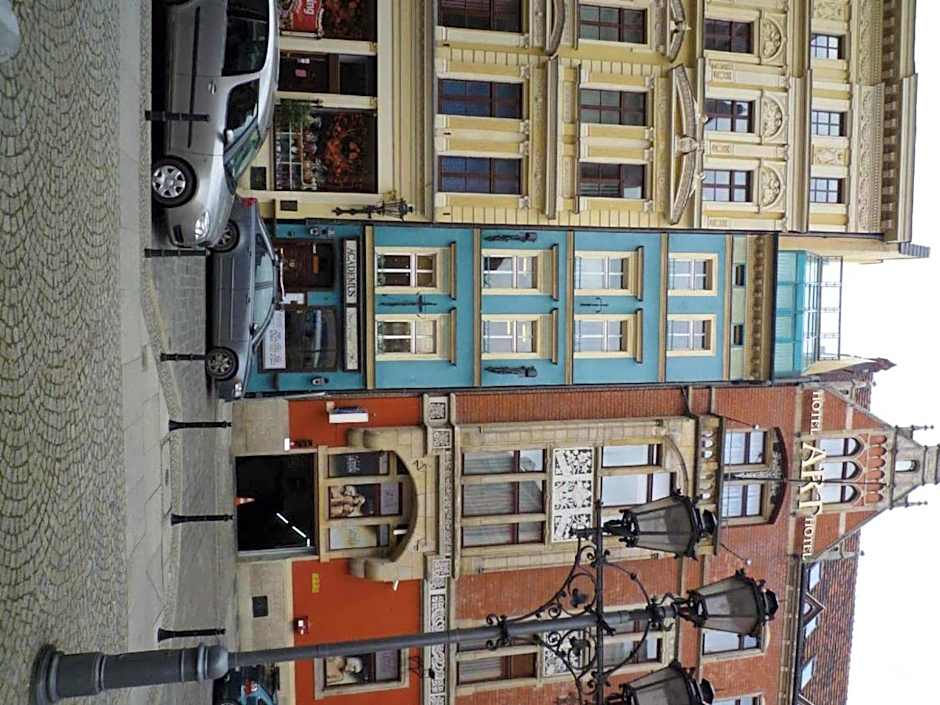 Academus Pub & Guest House