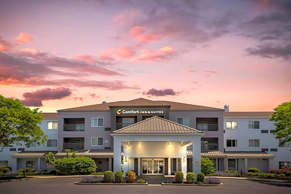Comfort Inn & Suites Bethlehem Lehigh Valley Airport