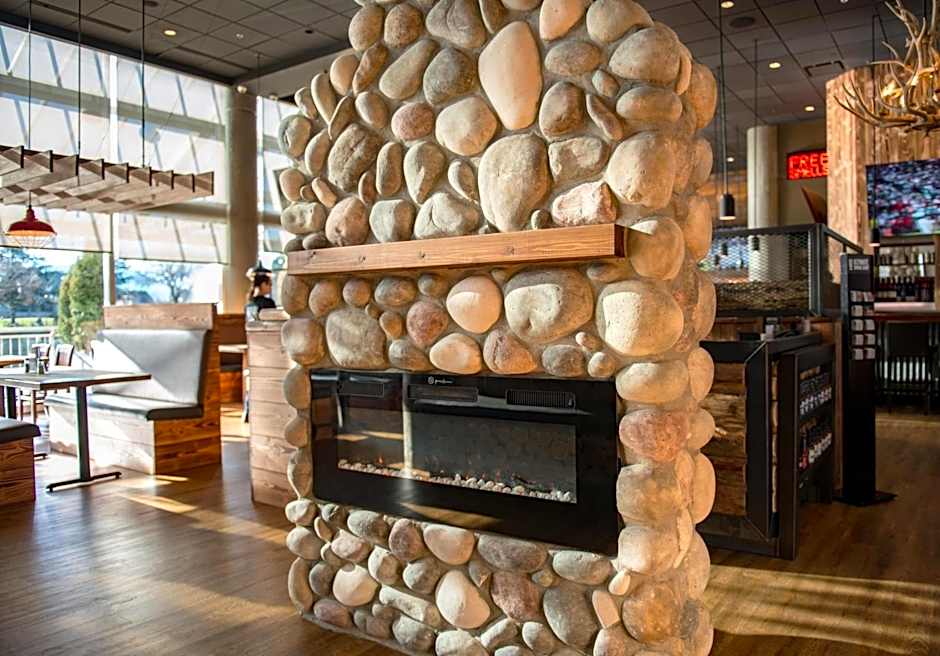 Coast Chilliwack Hotel
