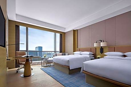 Executive Level Guest Room with 2 Double, City view