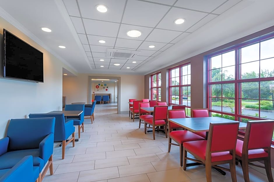 Holiday Inn Express Hotel & Suites Philadelphia - King of Prussia by IHG