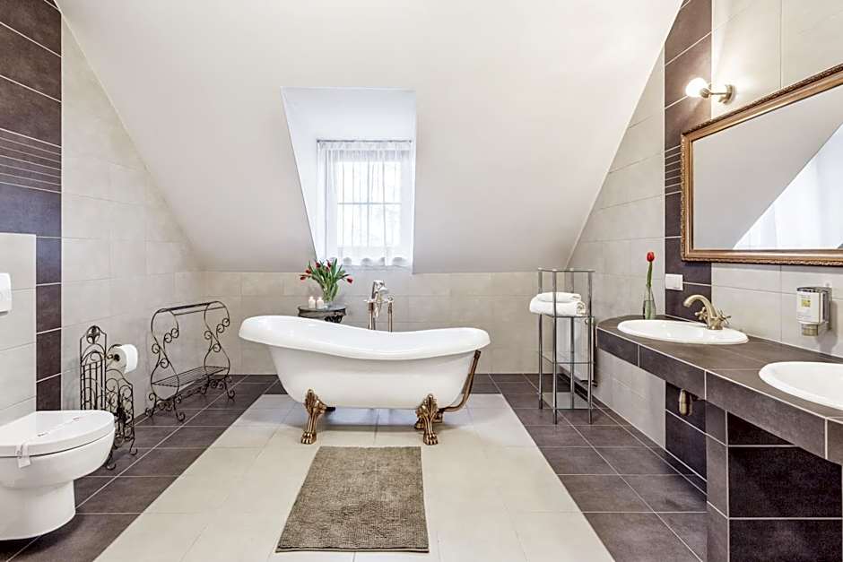 Hotel Modrzewiowy Dwór