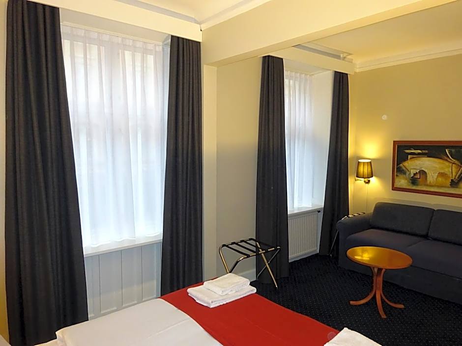 City Hotel Nebo