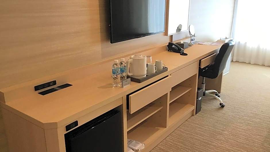 Odysis Suites Osaka Airport Hotel