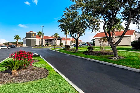 La Quinta Inn by Wyndham San Antonio Brooks City Base
