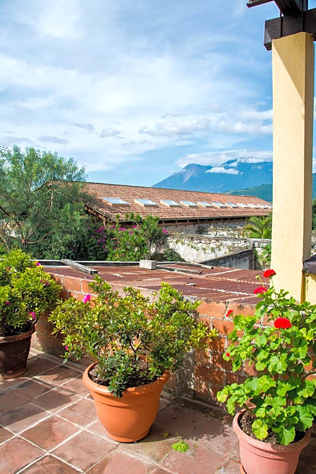 Hotel Las Camelias Inn by AHS