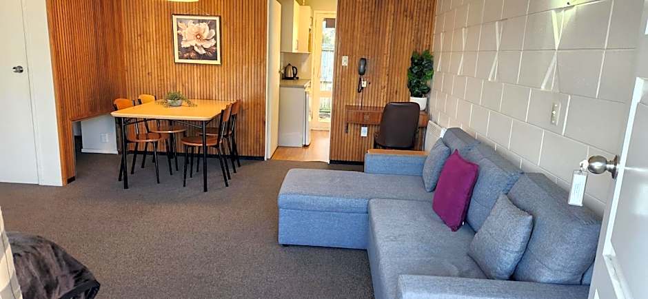 Aalton Motel