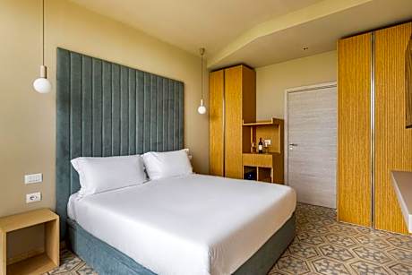 Superior Double Room with Spa Bath & Private Garden