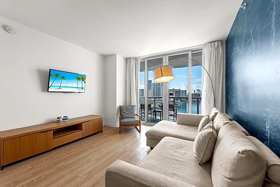 Water View Building With Pool - 5-Min Walk To The Beach