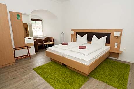 Economy Zimmer (mit Etagen-Dusche/WC)