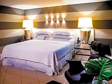 Presidential Suite with one king bed