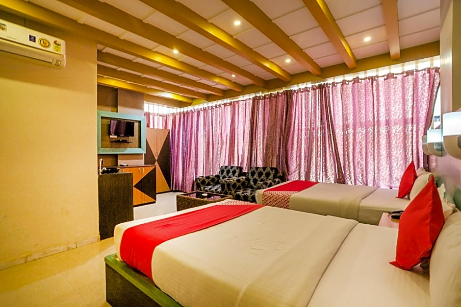 OYO 436 Emirates Suites