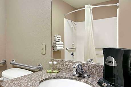 Superior Queen Suite - Non-Smoking