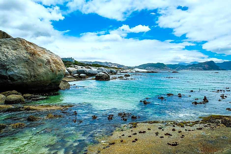 Boulders Beach Hotel, Cafe and Curio shop