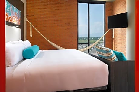 Aloft Corner Suite, 1 Bedroom Larger Suite, 1 King