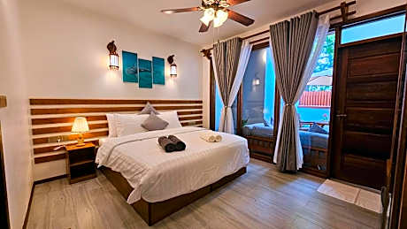 Family Room with Garden View