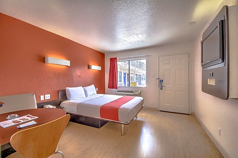 Motel 6 San Antonio, Tx Six Flags Fiesta TX - La Cantera Area