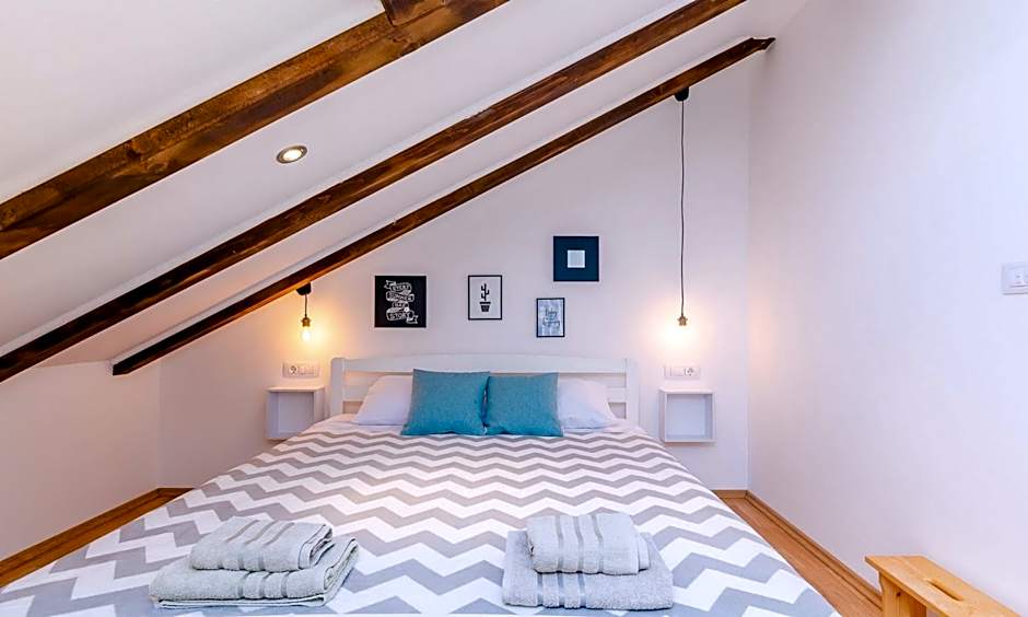 Villa Majkovica - 4 Bedroom Villa with Private Pool & En-Suite Bathrooms & Parking