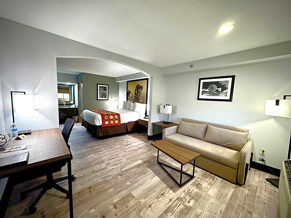 Super 8 by Wyndham Clovis