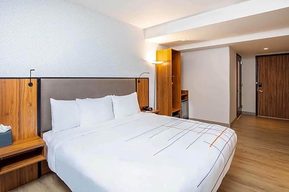 La Quinta by Wyndham Time Square South