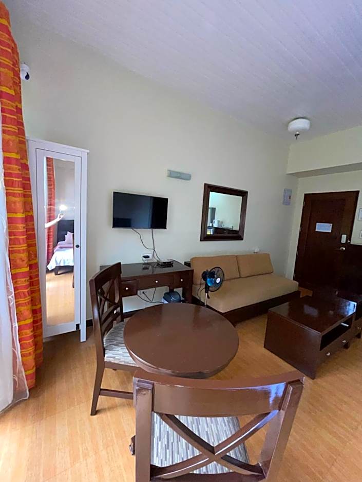 3 Pax Charming Foggy Cold Breeze, Cozy Gardenville Hotel