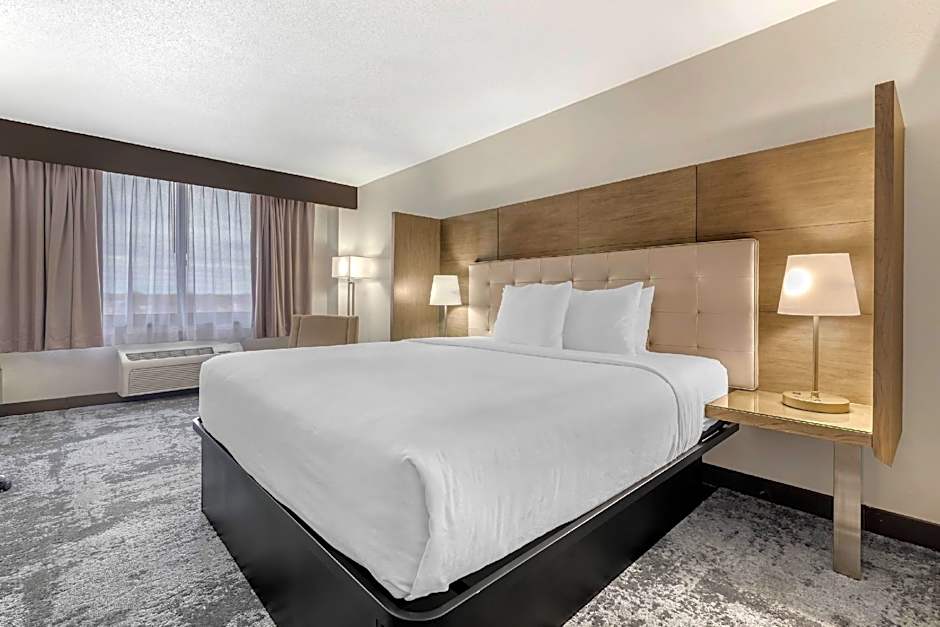 Comfort Inn Brooklyn Center