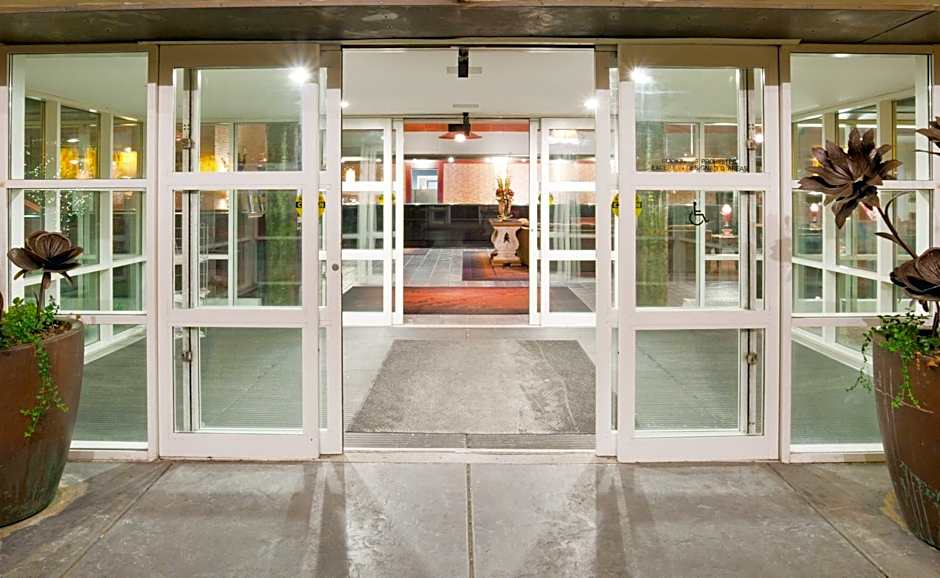Crowne Plaza Minneapolis West