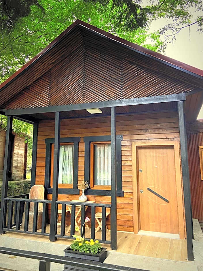 Inanlar Garden Hotel & Bungalow