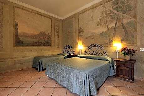 Double Room with Private Shower and Shared Toilet