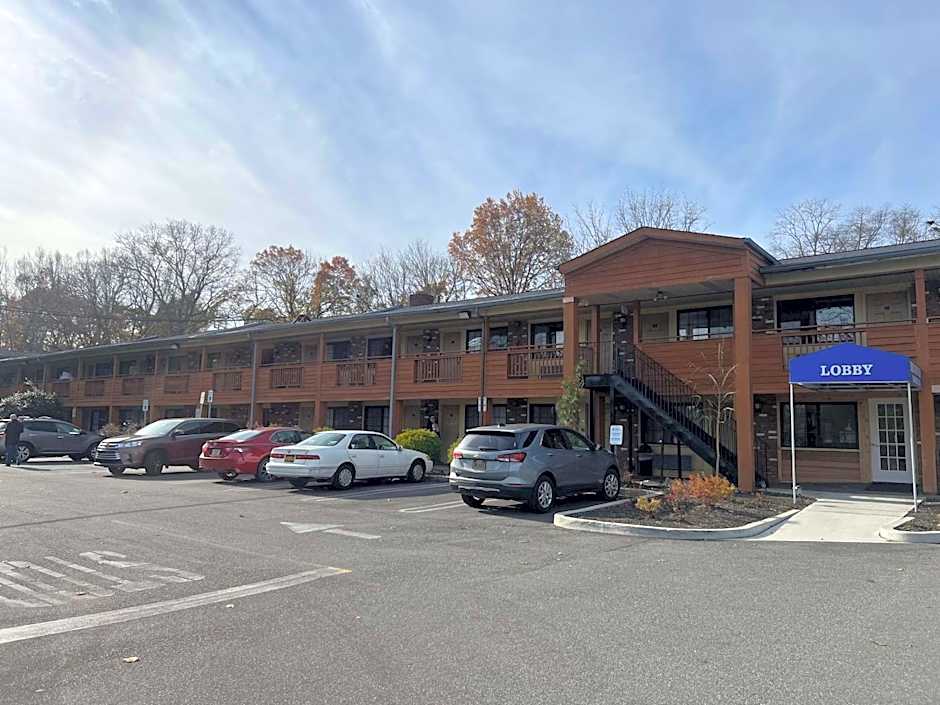SureStay Plus by Best Western Woodbury Inn