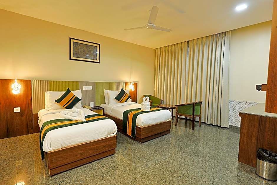Hotel Silk City