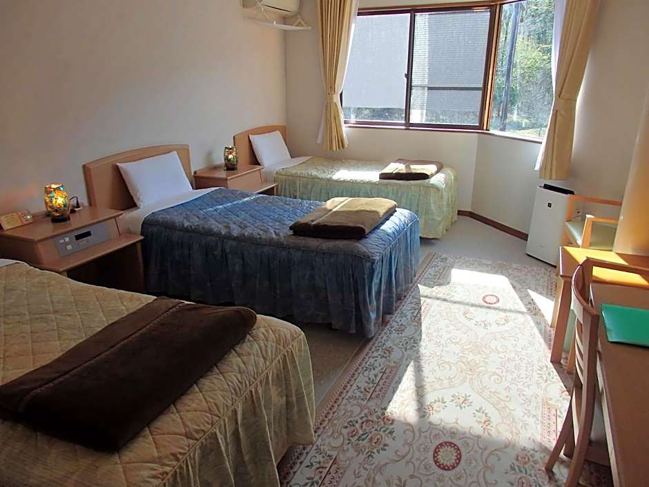 Forest Villa YUMESUZU the Closest Accommodation to the Metasequoia Tree-lined Avenue
