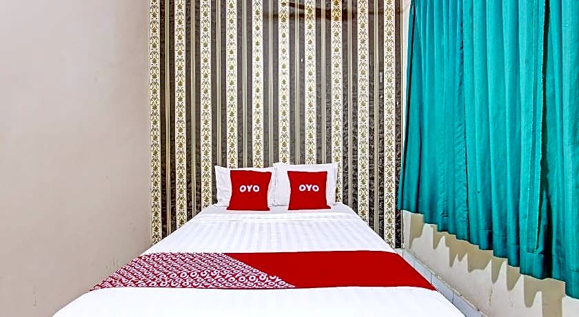 OYO 92287 Hotel Aji Mantoro