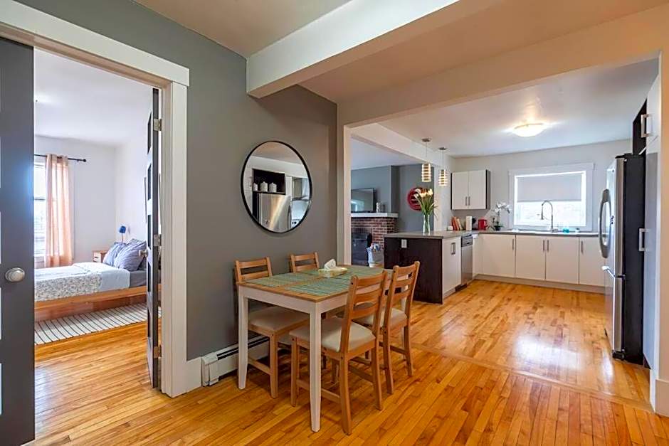 Large & Sunny Beautiful Home #103