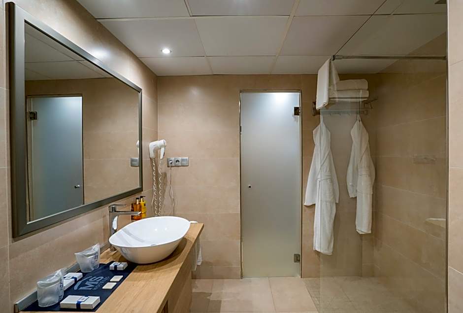 MS AGUAMARINA SUITES