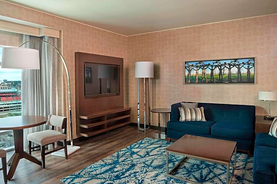 Buffalo Marriott at LECOM HARBORCENTER