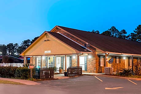 Travelodge by Wyndham Santee