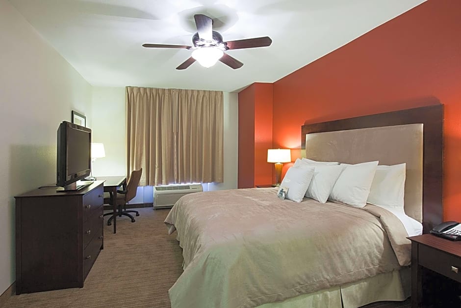 Photo 1 of 11 of Studio 1 King Bed, Mobility Accessible, Bathtub