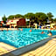 Bright flat in residence with pool - Beahost