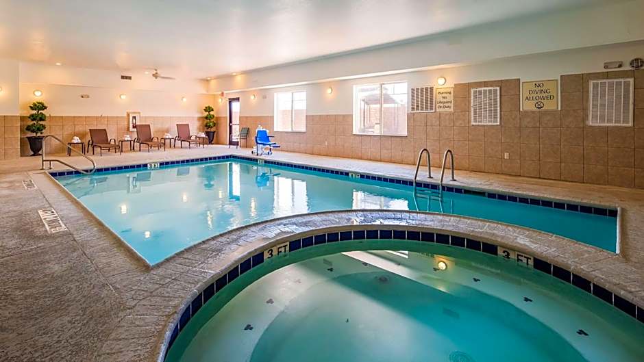 Best Western Plus Seminole Hotel & Suites