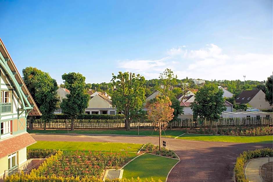 Renaissance Paris Hippodrome de St. Cloud Hotel