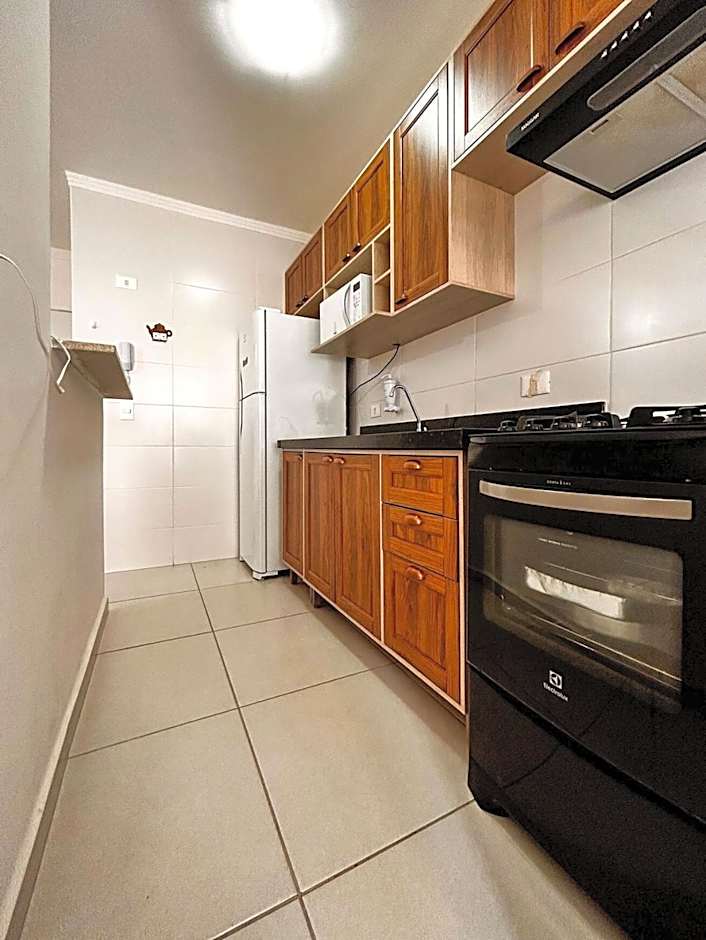 Apto com WiFi a 220m da Praia da Guilhermina SP