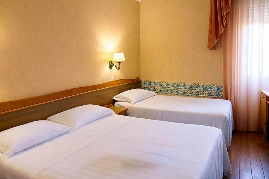 Phi Hotel Ambra