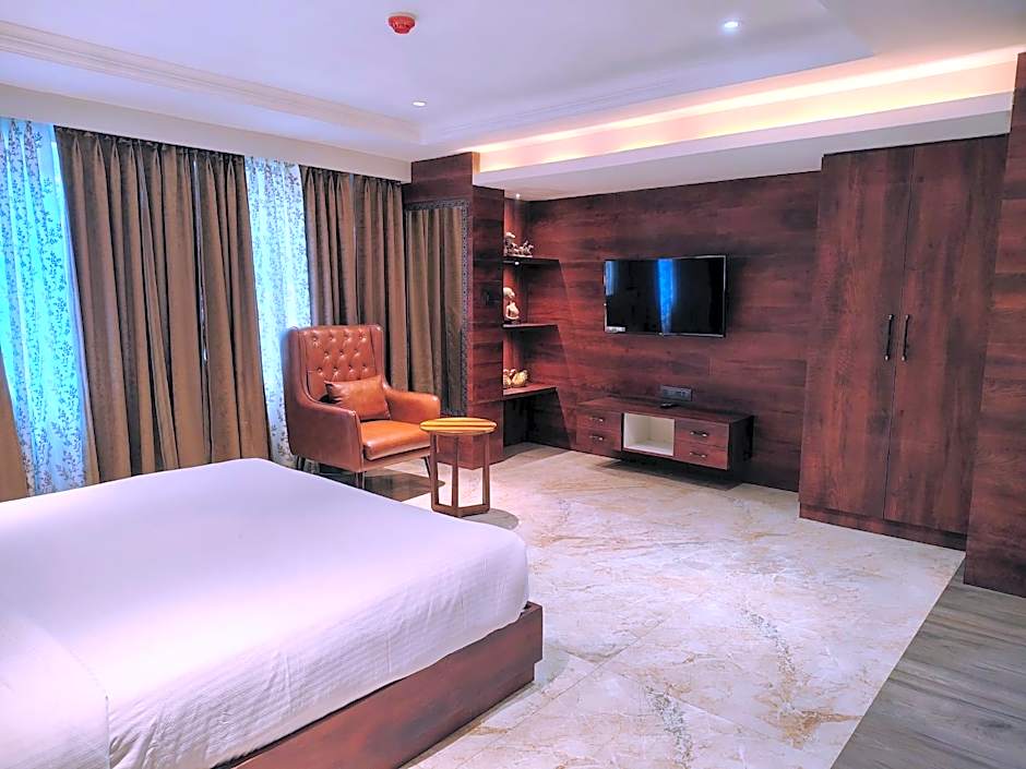 LUXUS INN DHANBAD
