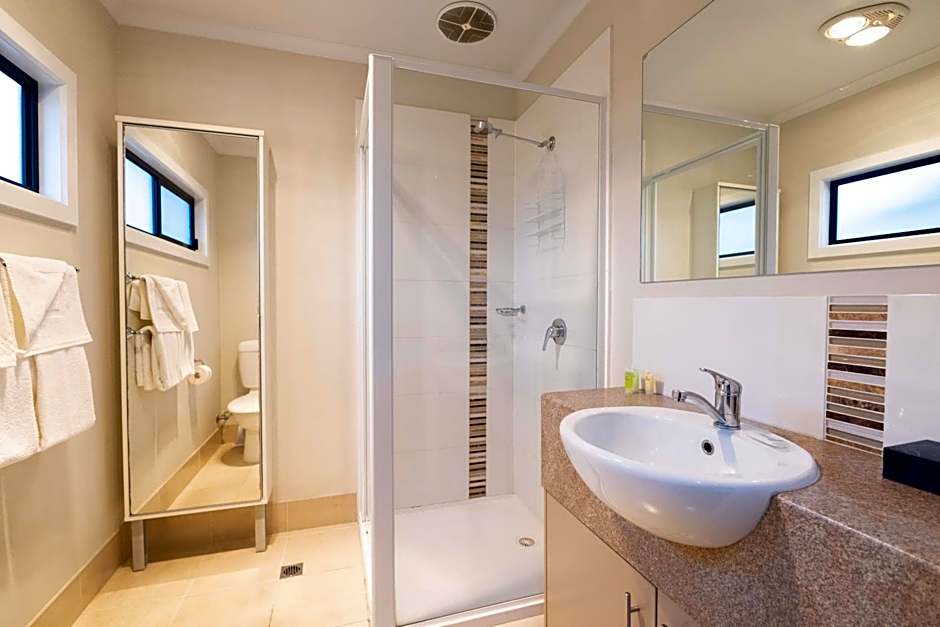 Airport Tourist Village Melbourne