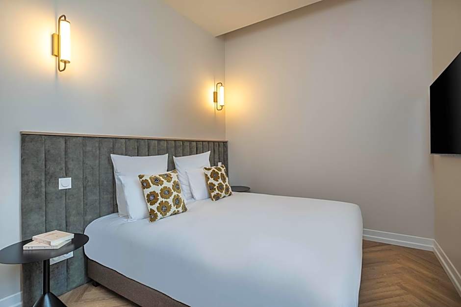 Photo 1 of 19 of Superior Apartment