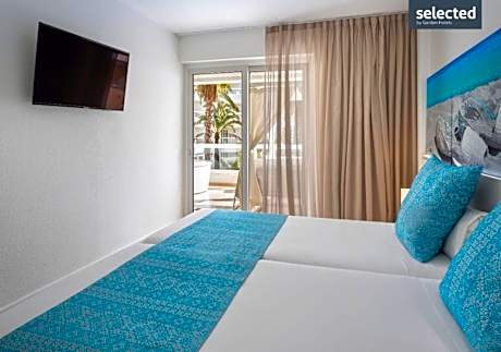 Deluxe One-Bedroom Apartment with Ocean Views and Hot Tub - Selected Club