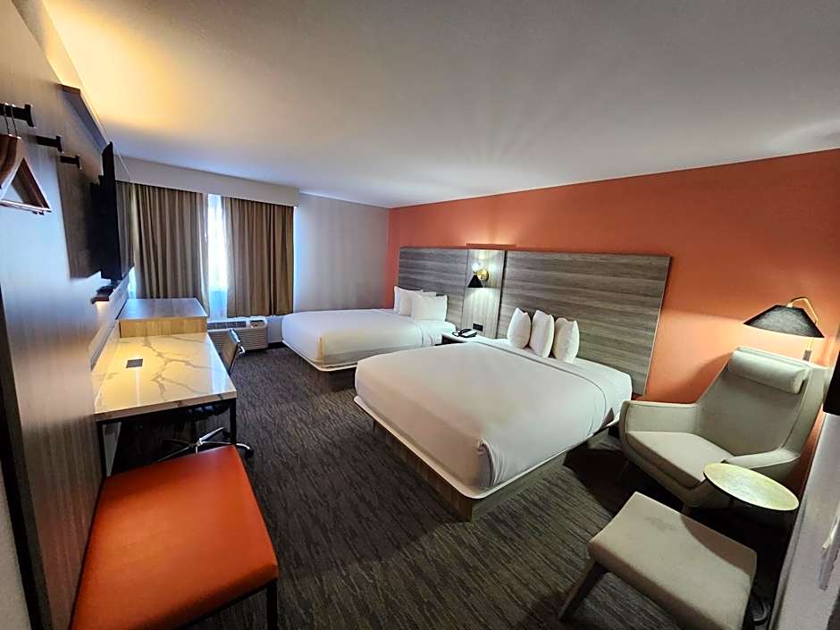 The Grand Inn Peoria